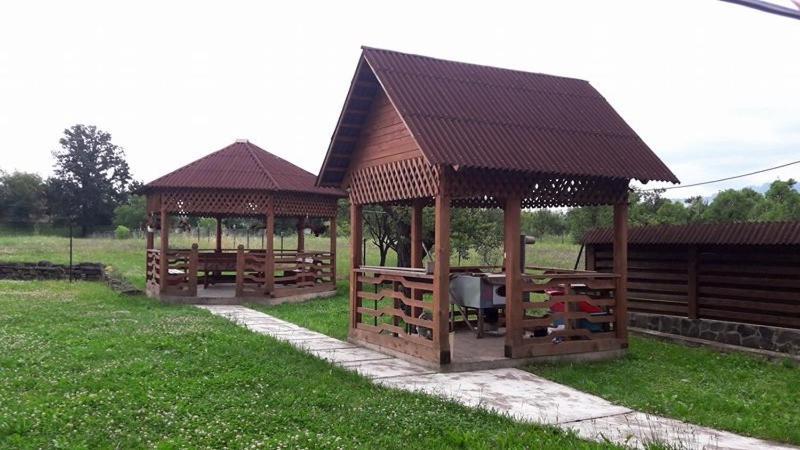 Pensiune Restaurant La Pogace Săpânța Exterior photo
